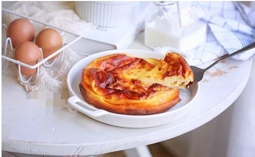 蛋糕|一包酸奶、两个鸡蛋、一勺淀粉,搅一搅就可以做的蛋糕