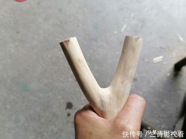 钓鱼支架还在掏钱买吗？为何不利用废鱼竿+树Y做一个，一样好用