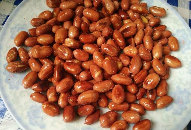 炸花生米，这3步千万不能少，否则很容易炸糊，不香不脆不好吃