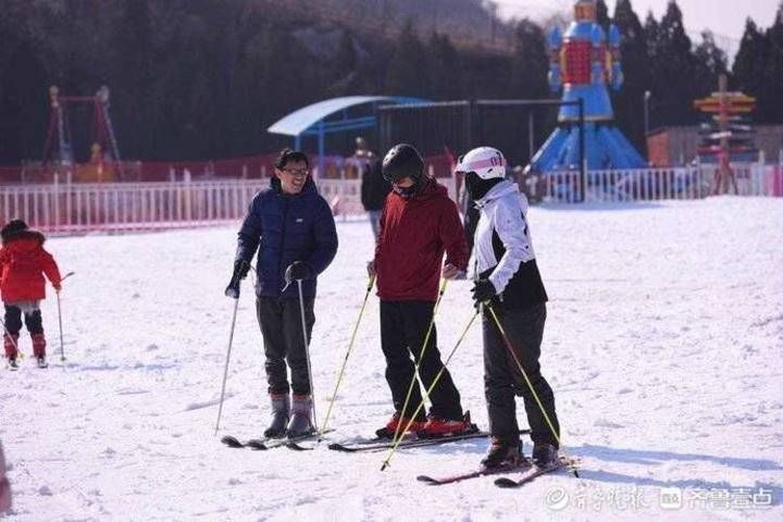 北京冬奥会|冬奥会点燃“冰雪热潮”！济南南部山区滑雪场人气旺