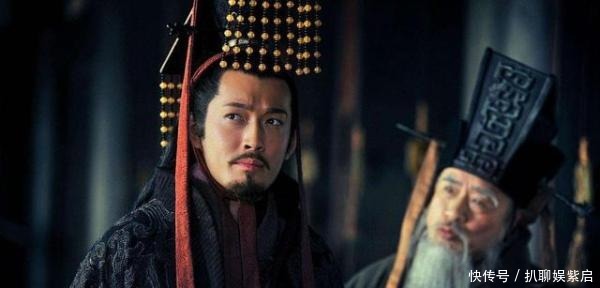 孙策|孙策明明有儿子，为何还要传位于孙权？周瑜为什么没有夺权？