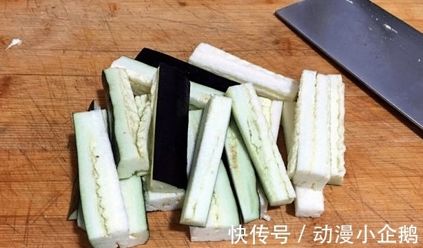 大厨|炒茄子先放油？难怪炒出来的茄子不好吃，大厨来告诉你正确的做法