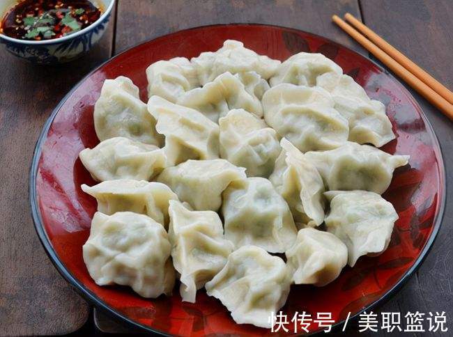 打脸|再被打脸!冬奥会餐厅偷西瓜后,有运动员狂吃2盘水饺,吃相虚伪
