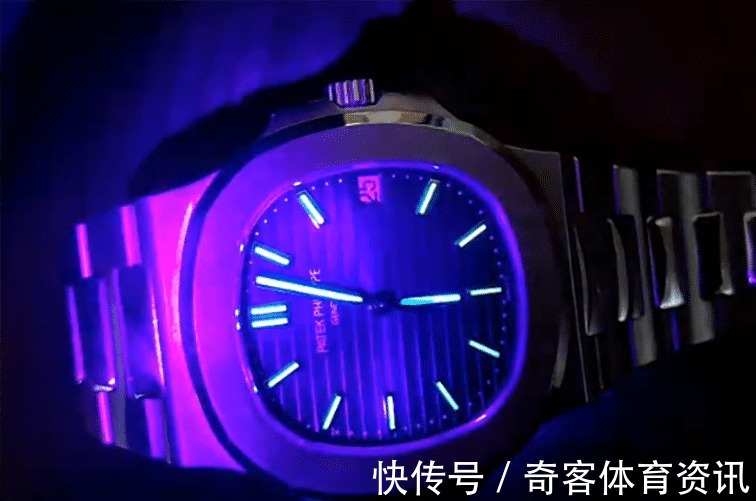 蓝盘@百达翡丽蓝盘鹦鹉螺又成新宠,夜光效果极佳,更像夏季夜晚的星星!