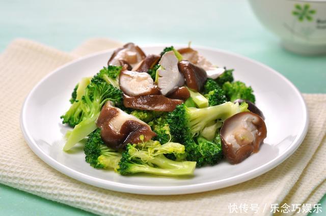 15道素菜供您挑选，少吃大鱼大肉，多吃素菜有益身体健康！