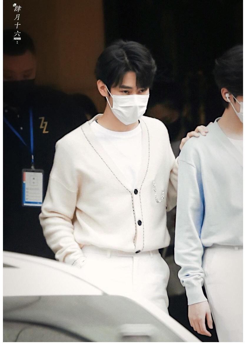 时代峰峻回应时代少年团外务，粉丝不满公司安排，提出多重质疑