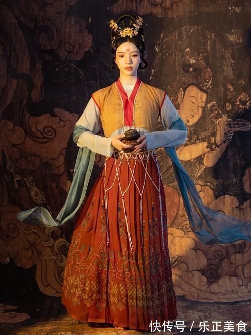 圆领@中国汉服|每个朝代的经典样式,你最喜欢哪个时期的汉服?