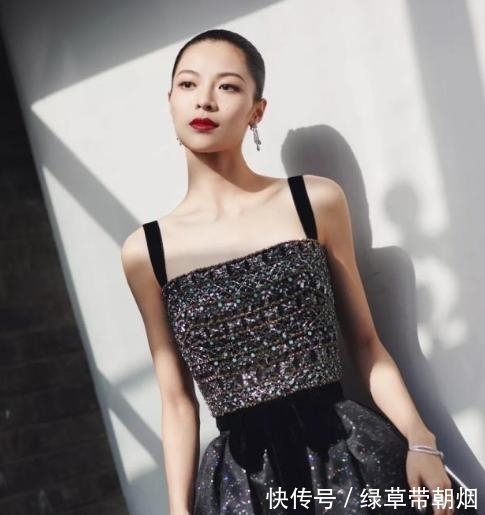 长相|美女热衷于瑜伽，甜美长相完美曲线，气质更迷人