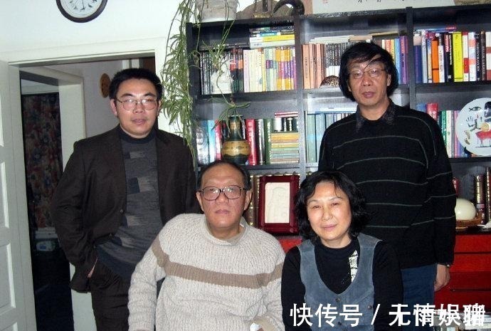 莫言$轮椅上的巨人 ,同病魔斗争的无言骑士。莫言说史铁生是个伟人