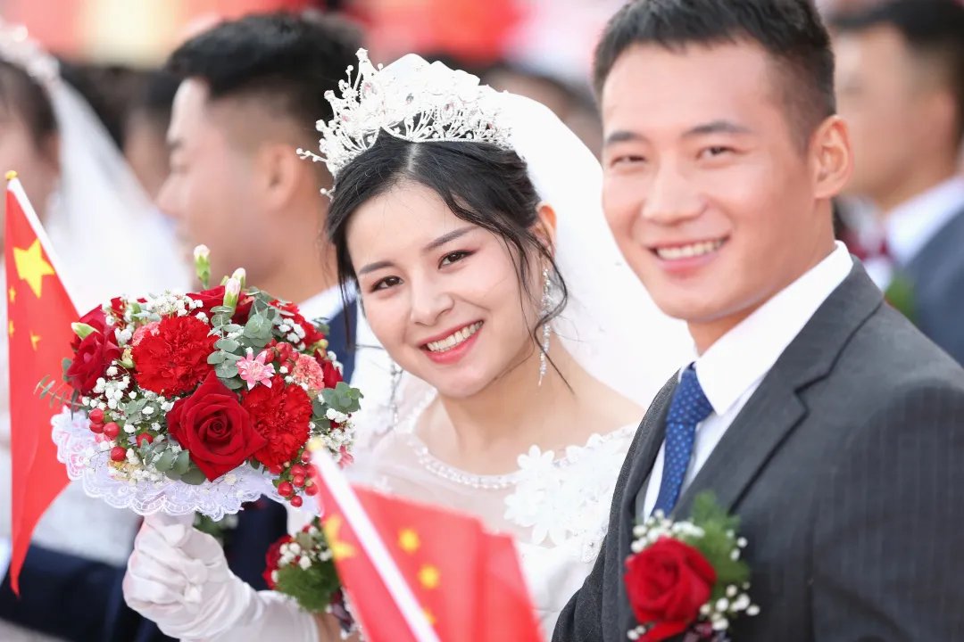 航天|真情“十”意，120对航天新人情定大漠