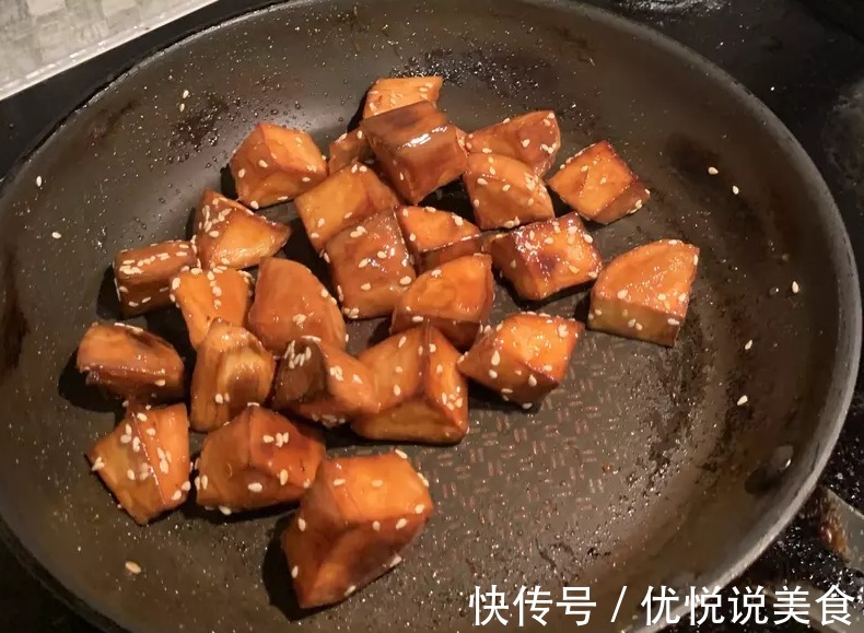 饭后甜品小吃,大叔教你韩式拔丝地瓜,香甜酥脆,只需几步就搞定