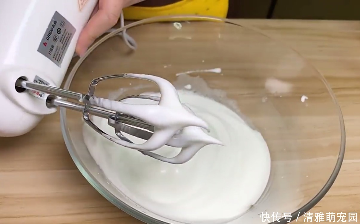 新鲜|蛋糕换一种新鲜做法,不用烤箱也能做出松软细腻的蛋糕