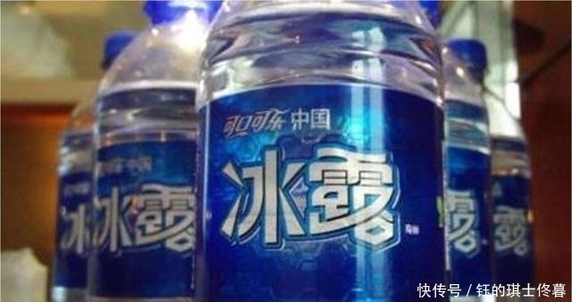 高价水|可口可乐旗下最寒酸的子品牌,瓶子一捏就软,从始至终只卖1元