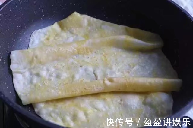 一碗面粉，2个鸡蛋，筷子搅一搅，做家人爱吃的饼，比大馒头好吃