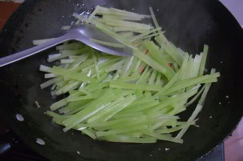 膳食纤维|夜里失眠睡不好觉,可以多吃一点几种食物,有助于缓解失眠