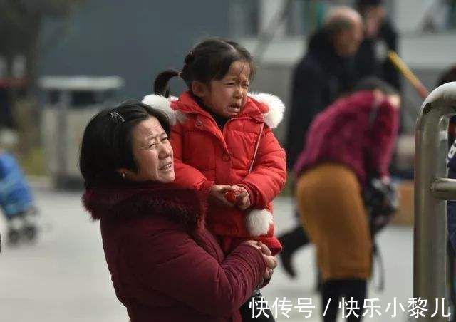 认知能力|宝宝开始认生,总缠着妈妈怎么办?恭喜,宝宝认知能力提升了