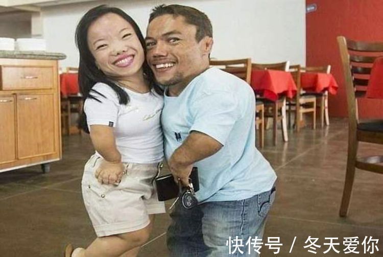 宝妈|“侏儒夫妻”不顾医生反对,一意孤行生下孩子,两年后被打回现实