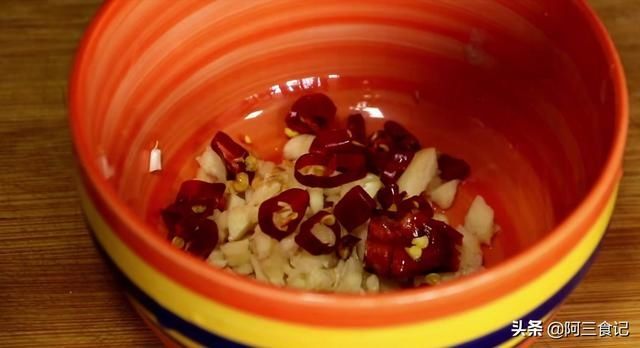 搅拌均匀|1红薯，1根黄瓜，简单一做，开胃解馋又下饭，连吃两碗不过瘾