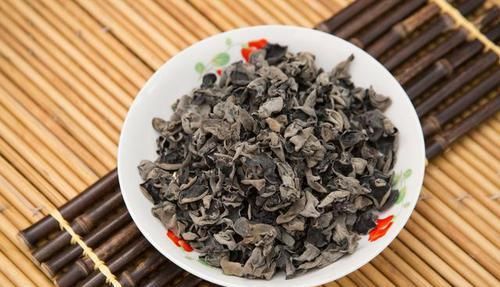 只要＂5＂分钟，快速泡发黑木耳，省时又省力