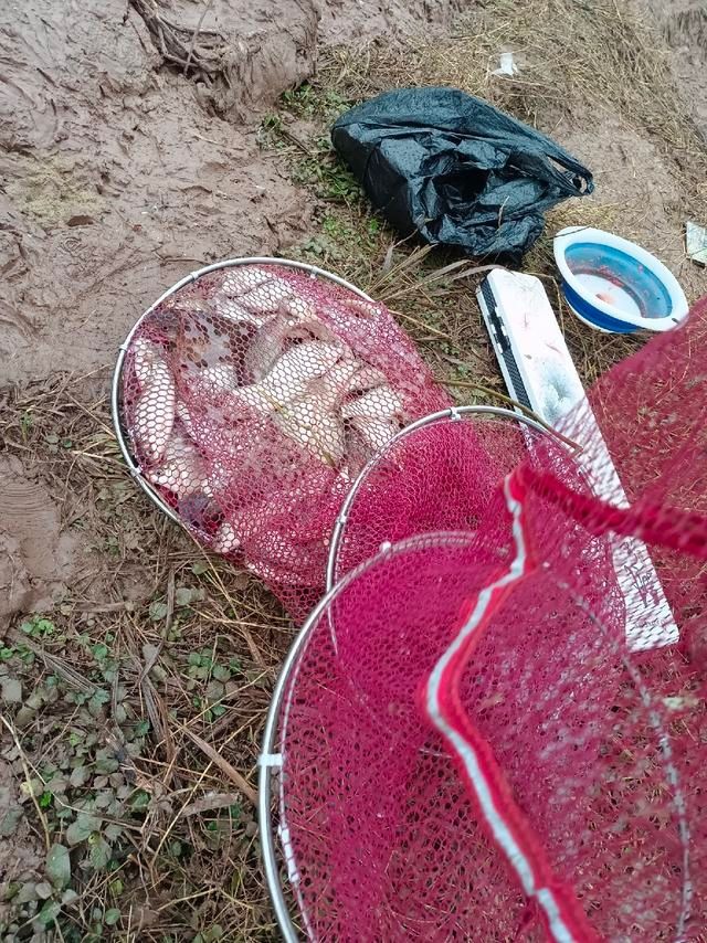 从年尾钓到年头，寓意年年有渔