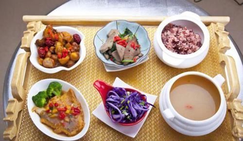 老一辈|新生儿8斤好还是5斤好老一辈的福娃观念落伍了,别沾沾自喜了