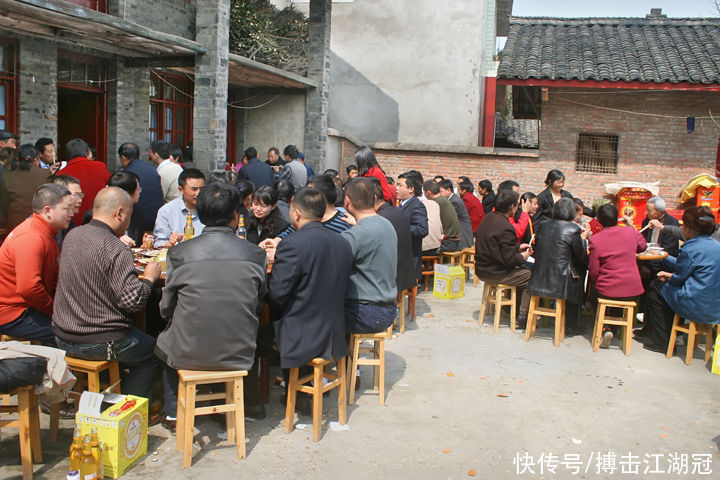 村民们|全红婵夺冠后遭教练警告:距完美差得远!全文茂连2万饭钱都得借