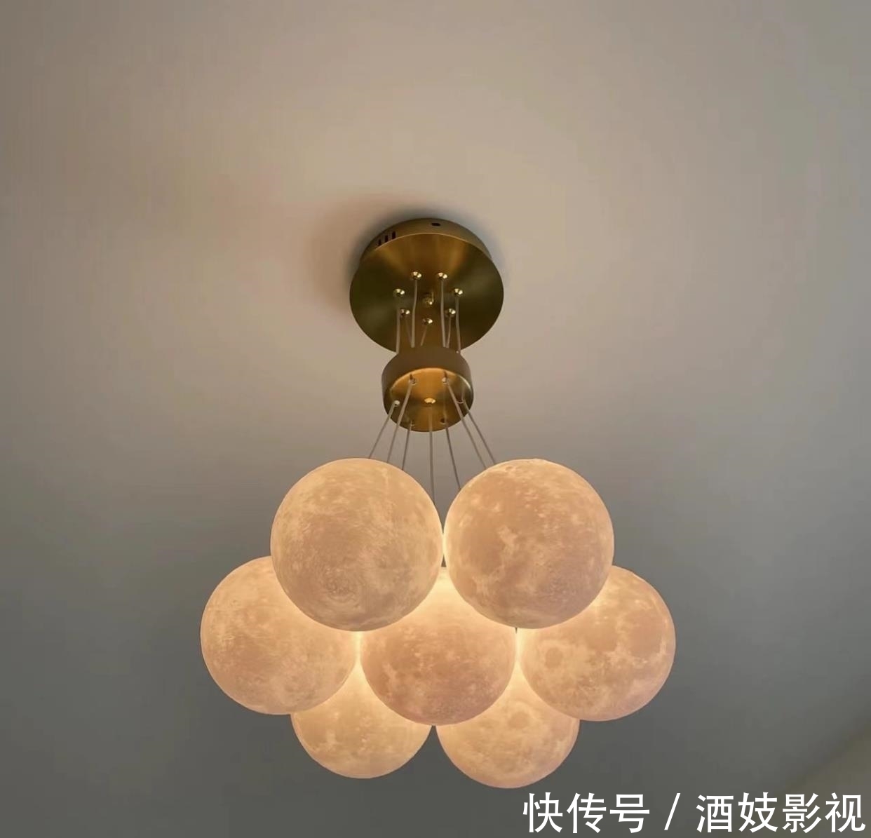 装饰画|他们家81㎡，用原木+现代简约，打造成日式混搭风，平淡又温馨