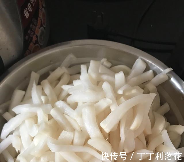 这几种蔬菜晒干后,比新鲜的还好吃,干净卫生也不贵炖肉吃很香!