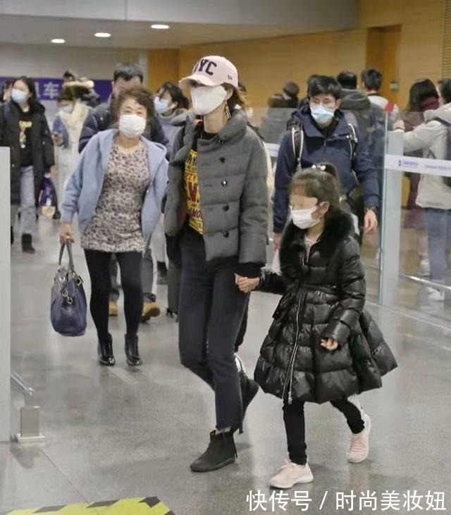 抽绳|马伊琍气质好就是不会打扮,穿雪纺连衣裙配长裤,廉价太多了