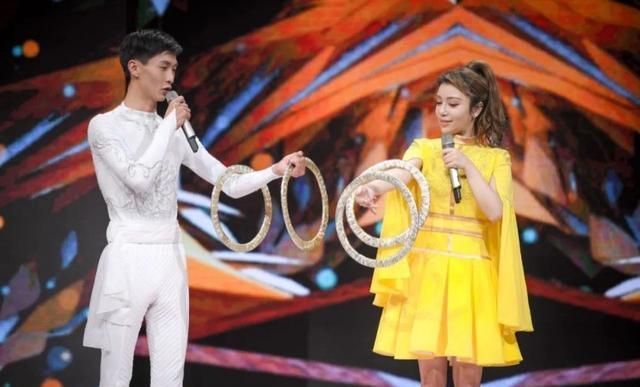 选手 央视当家花旦维妮娜:真心为选手着想的主持人