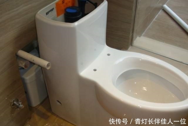 马桶圈用完到底要扶起来吗?建议大家平时这样做,干净且卫生