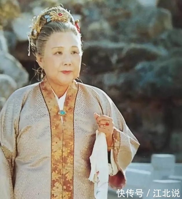 宁国府|红楼梦:贾母爱吃,爱奢侈,贾府爷们更甚,贾府是被吃垮的吗?