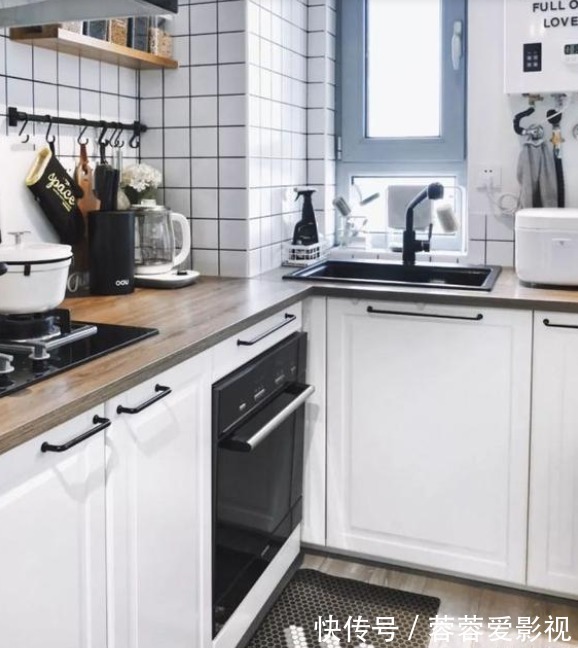 主卧室|她家不到90平,坚持半墙主义,全屋都打造了柜子,收纳太强大了