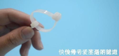 疏通|卫生间放2根塑料扎带,真是厉害了,解决了困扰大家的一个难题