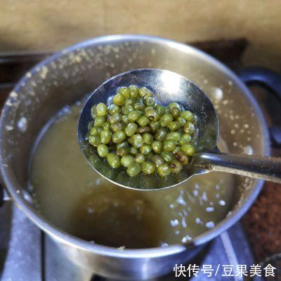 绿豆|夏日糖水必备-绿豆沙我家吃了十年，竟然还没吃腻