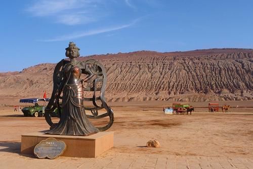 丝路行丨曾忆火焰山下借芭蕉,高昌故梦可相识。