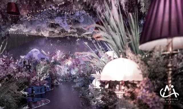 以月见草为设计灵感，打造一场富有诗性的紫色系婚礼