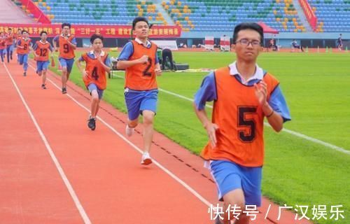 体育老师|体育老师公认“省力”跑步法,助力学生轻松到终点,考生可参考
