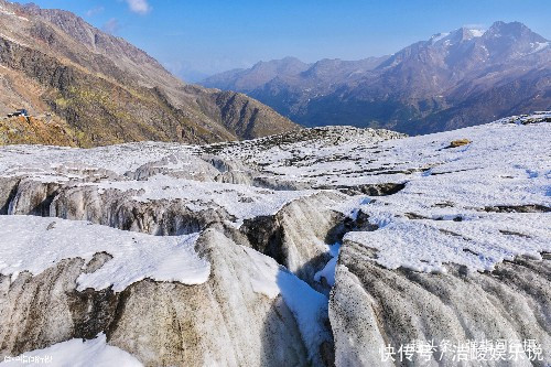 冰雪世界|瑞士版“香格里拉”小镇，夏可喂土拨鼠，冬可冰川徒步，太好玩了