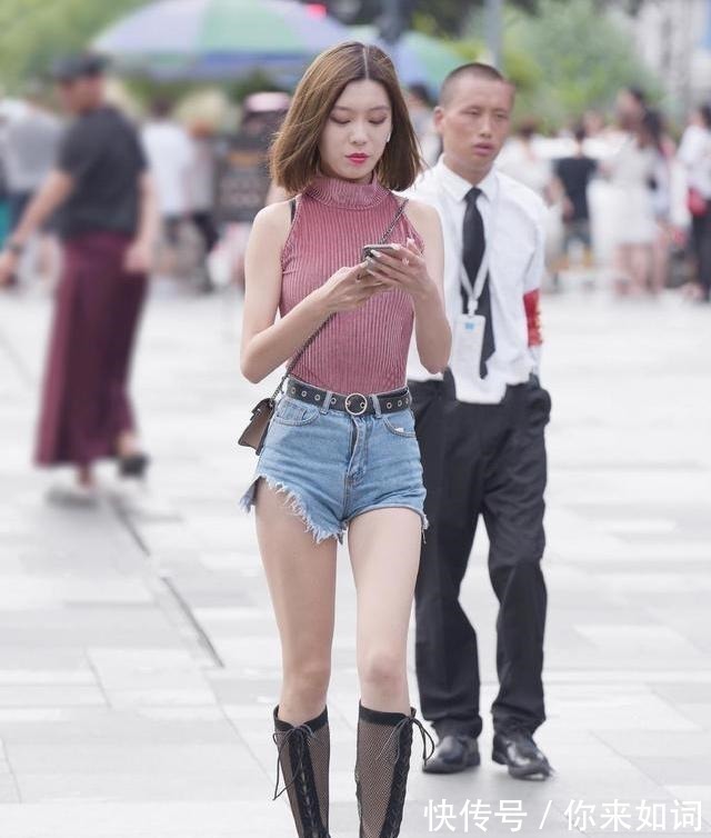 衬衫 小姐姐穿灯芯绒无袖衬衫搭配牛仔裤,很有青春活力!