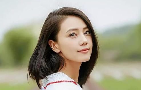 她号称“直男杀手”，出道23年从不参加综艺，网友：一股清流