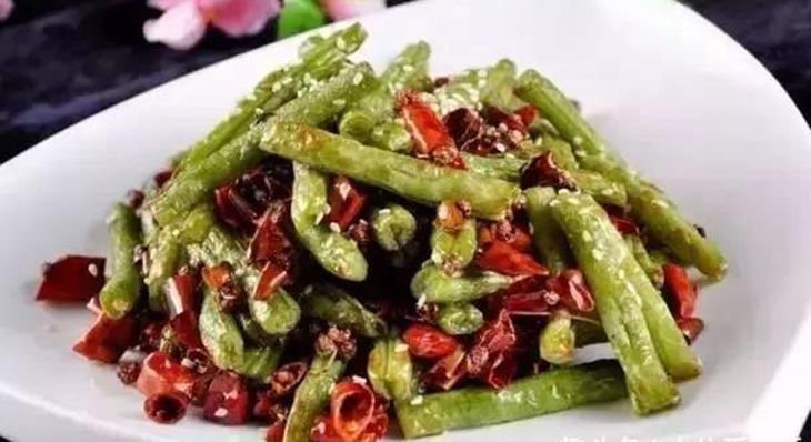 美食精选:生煎肥肠,干煸豆角,鱼香茄盒,辣子鸡丁的做法