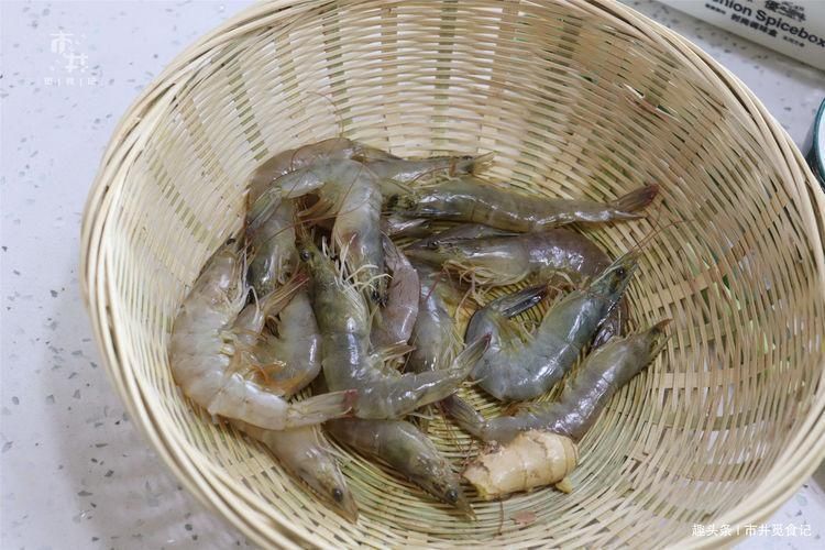 白灼大虾|鲜虾,用水煮鲜味就跑了,海边渔民教你一招,虾肉不柴,鲜香软滑