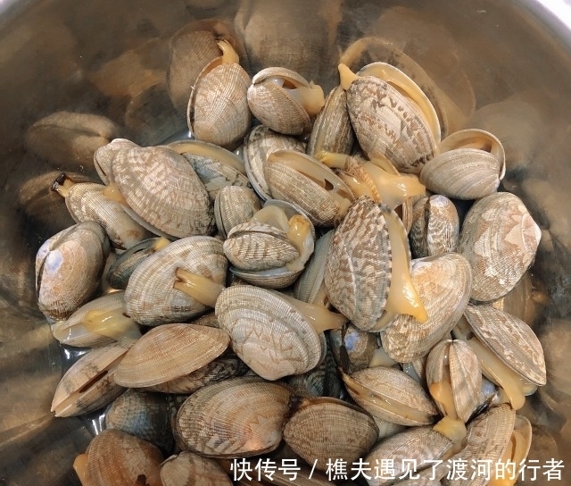 爆炒花蛤,香辣过瘾,味道鲜美