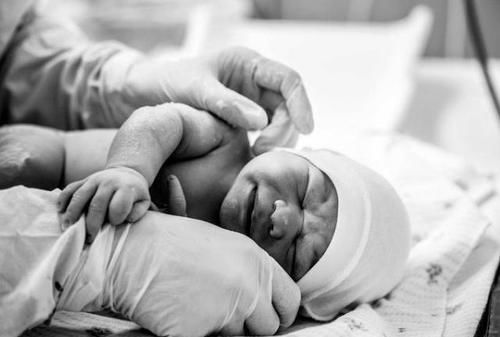 生产方式|生孩子真的好害怕!自然产、剖腹产,准妈妈将如何选择?