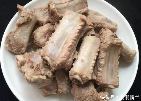 炖排骨,直接焯水就错了!多做1步,排骨软烂不柴,鲜美不腥,香!