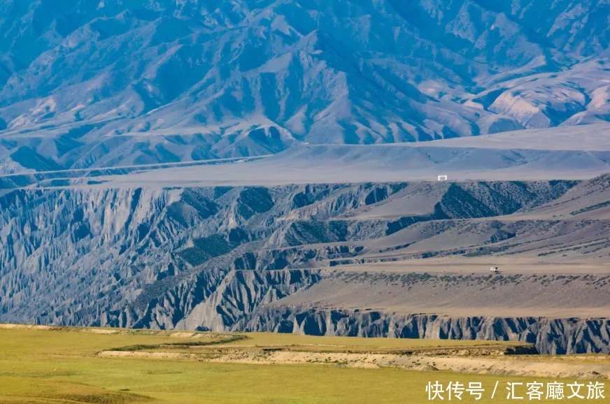 横跨崇山峻岭，穿越深山峡谷，独库公路“纵贯天山的景观大道”