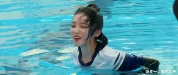 宋雨琦|《奔跑吧》做弹椅游戏时,baby不敢却无人替,宋雨琦被多人关照