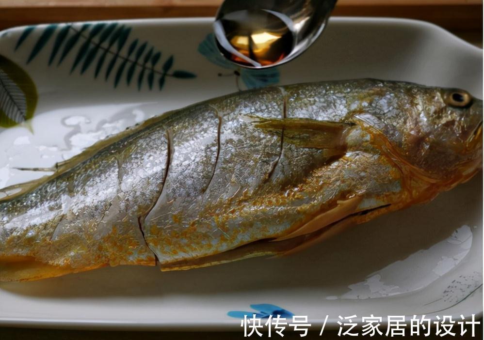 美味|大黄鱼送进烤箱很美味，外酥里嫩，家人都爱吃