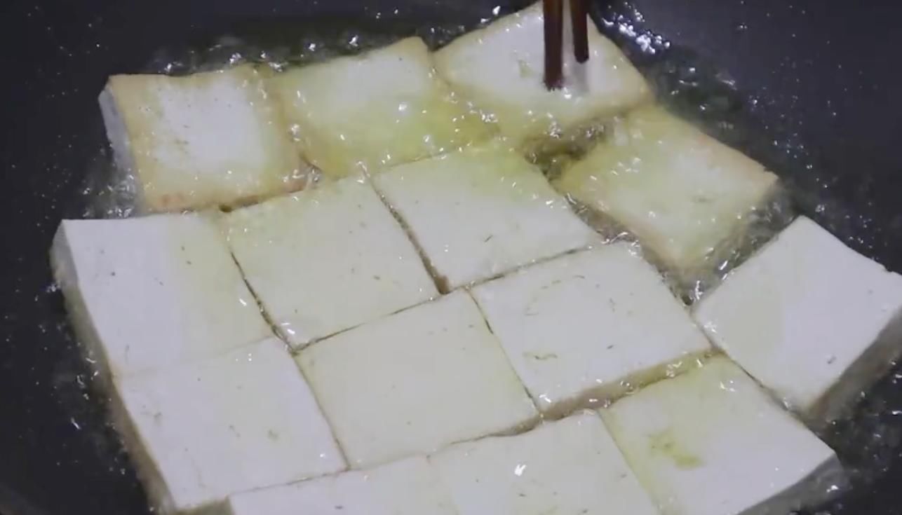 豆腐|豆腐最美味的吃法,鲜香美味,外酥里嫩,端上桌就被大家吃完了